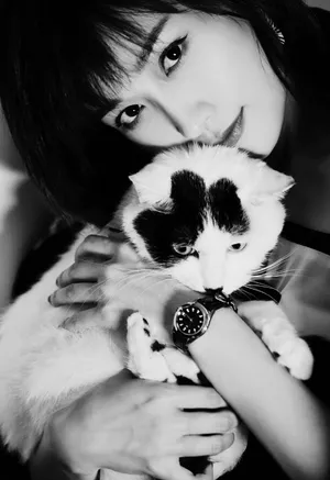 田沅黑白质感写真图片