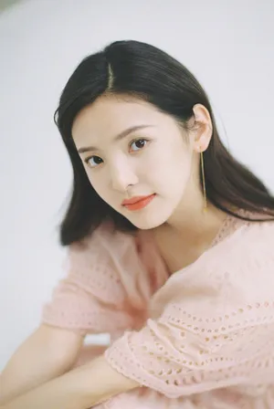 章若楠甜美元气写真图片_2