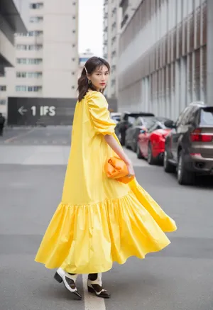 李斯羽时尚养眼街拍图片_2