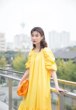 李斯羽时尚养眼街拍图片_3