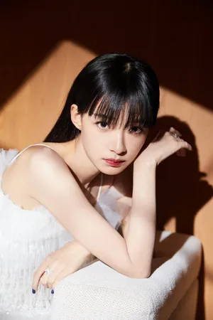 孙怡仙气白裙唯美写真图片_3