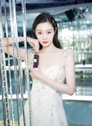 宋轶白裙性感优雅写真图片