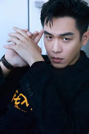 张若昀超帅黑白写真图片_5