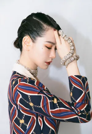 戚薇复古造型性感写真图片_1