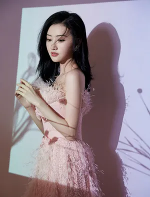 景甜粉裙优雅性感写真图片_7