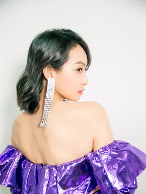 宋茜紫裙性感明星慈善夜写真图片_3