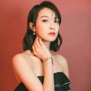 宋茜抹胸长裙性感写真图片_3
