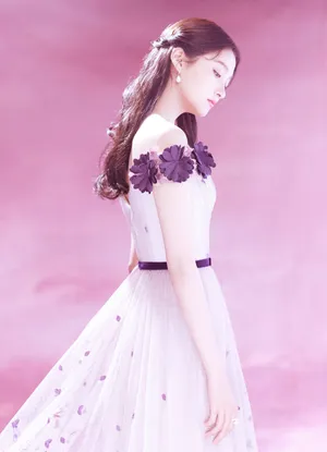 关晓彤鲜花裙明星慈善夜写真图片_5