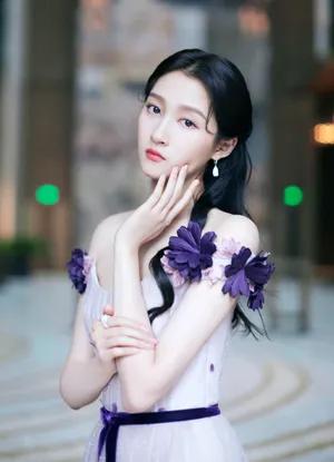 关晓彤鲜花裙明星慈善夜写真图片_8