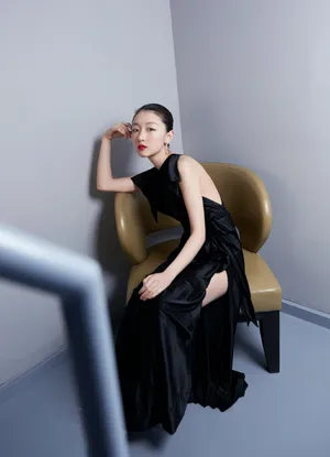 周冬雨黑色礼服长裙性感图片_5