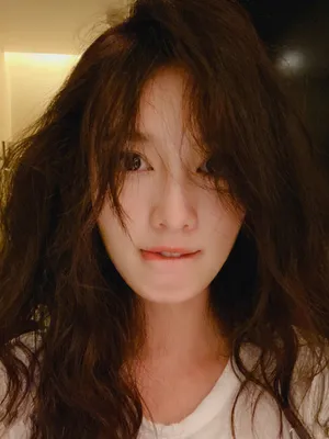 李沁俏皮私服自拍照图片_3