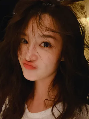 李沁俏皮私服自拍照图片_6