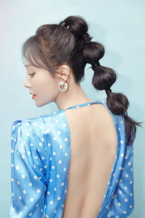 秦岚芭莎明星慈善夜性感图片_6