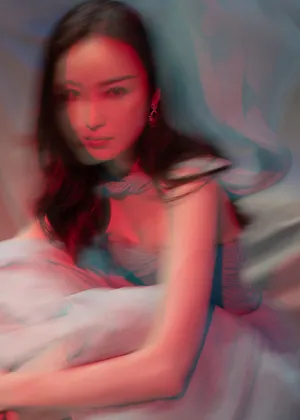 倪妮芭莎明星慈善夜性感迷人写真_1