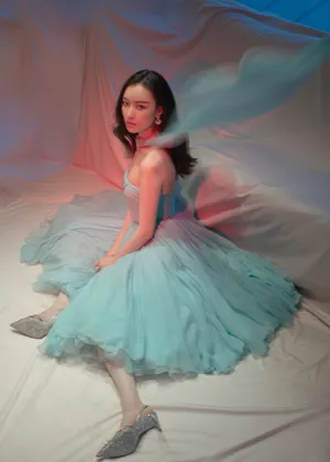 倪妮芭莎明星慈善夜性感迷人写真_2