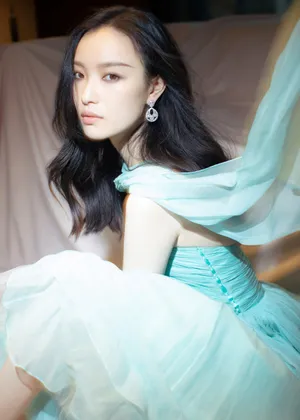 倪妮芭莎明星慈善夜性感迷人写真_5