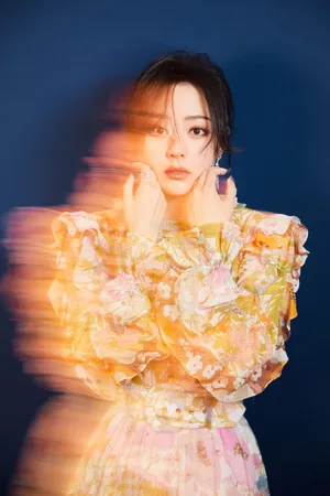 张靓颖炫彩光影写真图片_1