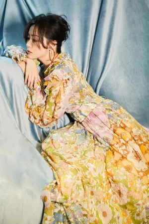 张靓颖炫彩光影写真图片_2