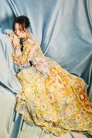 张靓颖炫彩光影写真图片_10