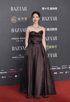 杨采钰芭莎明星慈善夜性感写真图片_8