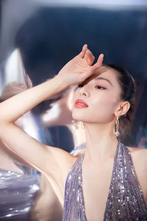 钟楚曦性感摩登魅力写真图片_2
