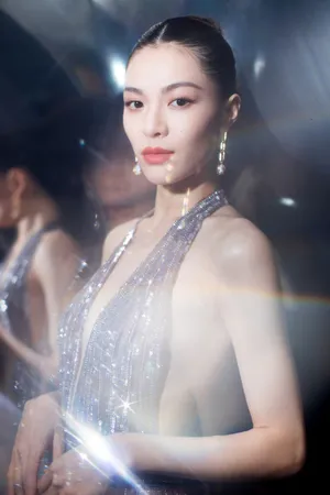 钟楚曦性感摩登魅力写真图片_10