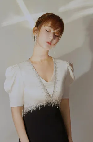 杨紫芭莎明星慈善夜唯美图片