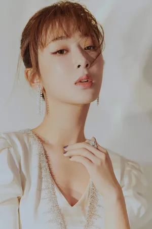 杨紫芭莎明星慈善夜唯美图片_5