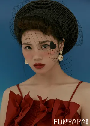 黄英复古造型优雅写真图片_8