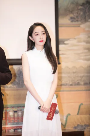 蒋梦婕轻甜优雅写真图片_3