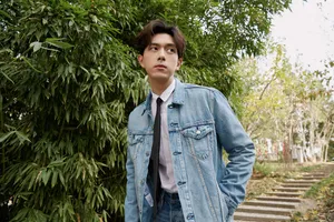 李现帅气随性写真图片_4