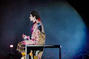 华晨宇火星演唱会舞台照图片_4