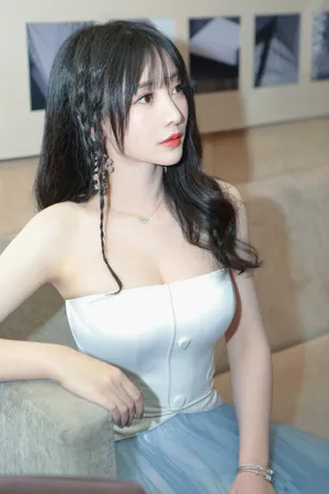 柳岩清凉性感写真图片_3