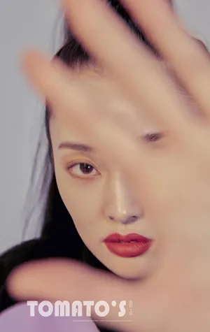 盖玥希时尚前卫杂志写真大片_2
