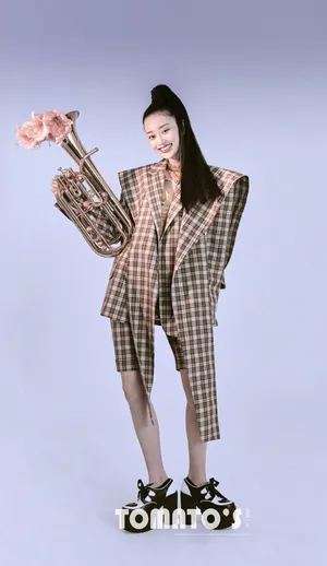 盖玥希时尚前卫杂志写真大片_12