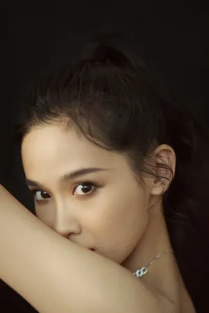 屈菁菁性感迷人写真图片