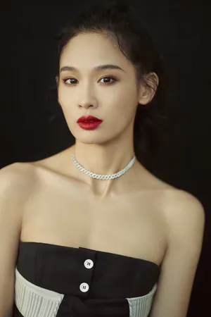 屈菁菁性感迷人写真图片第1张