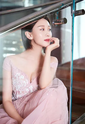 练练粉色长裙性感诱人图片_3