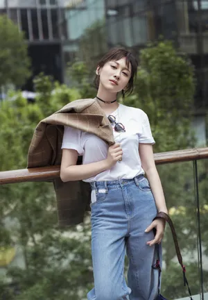 美女明星练练时尚街拍写真图片
