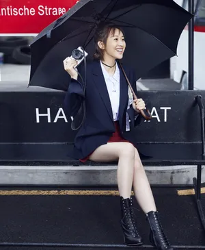 练练修长美腿时尚街拍写真图片_3