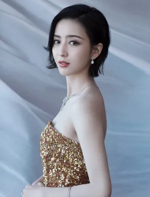 佟丽娅抹胸长裙性感写真图片_7