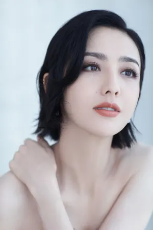 佟丽娅抹胸长裙性感写真图片_10