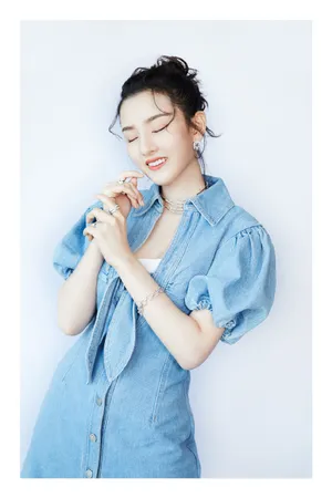 宋祖儿牛仔裙清新写真图片_2