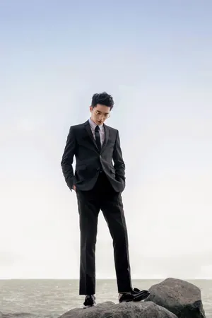 许魏洲帅气儒雅写真图片_4