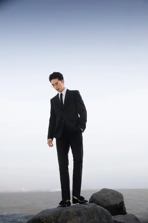 许魏洲帅气儒雅写真图片_6