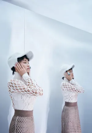 谭卓复古温柔范儿性感写真_2