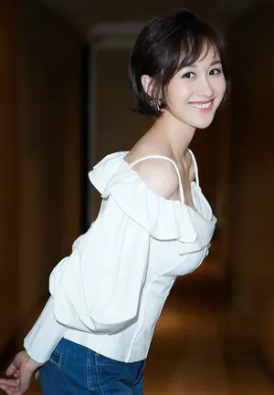 练练跨界歌王性感写真图片_5