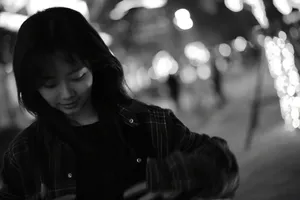 谭松韵黑白光影写真图片_3