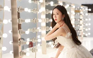 娄艺潇优雅唯美写真图片_7