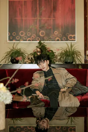 黄宥明儒雅绅士街拍写真图片_5